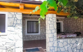 Cosy Apartment near the beach in Zubovici Croatia